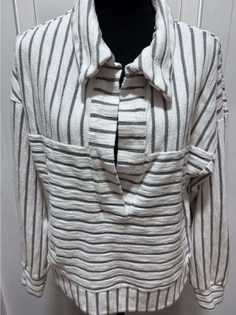 Sincerely Jules Striped Collared Pullover Sweater Size L Cream Gray